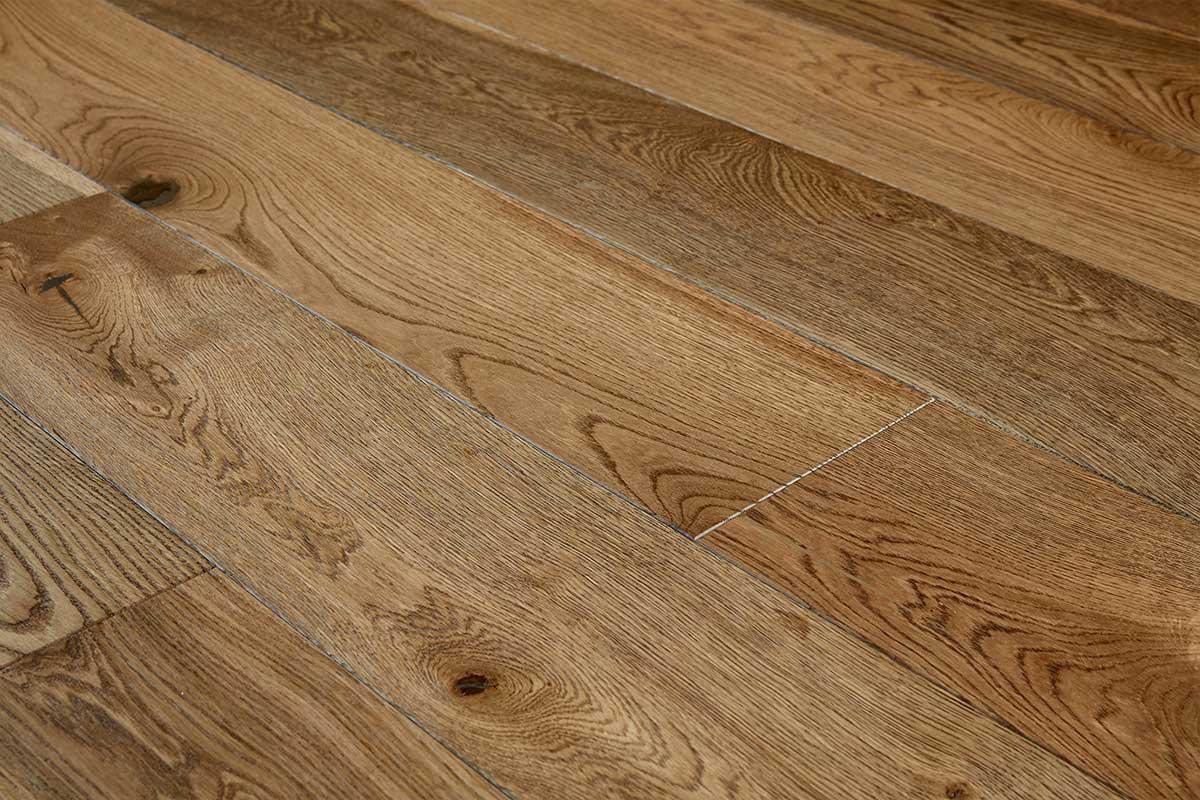Galleria Professional Engineered European Tawny Brown Lacquered Rustic Oak Flooring - 20mm x 6mm x 190mm - Image 2