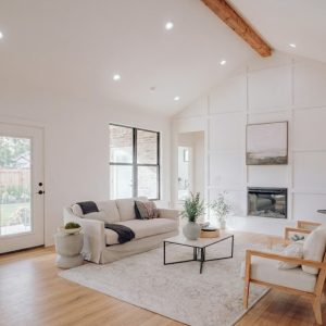 Engineered Oak Brushed UV Oiled Wood Flooring - 15mm x 4mm x 220mm