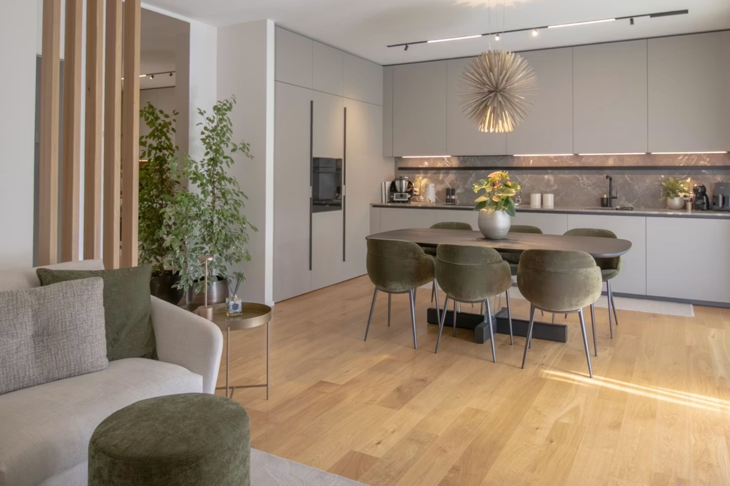 Engineered Oak Brushed UV Oiled Wood Flooring - 15mm x 4mm x 190mm