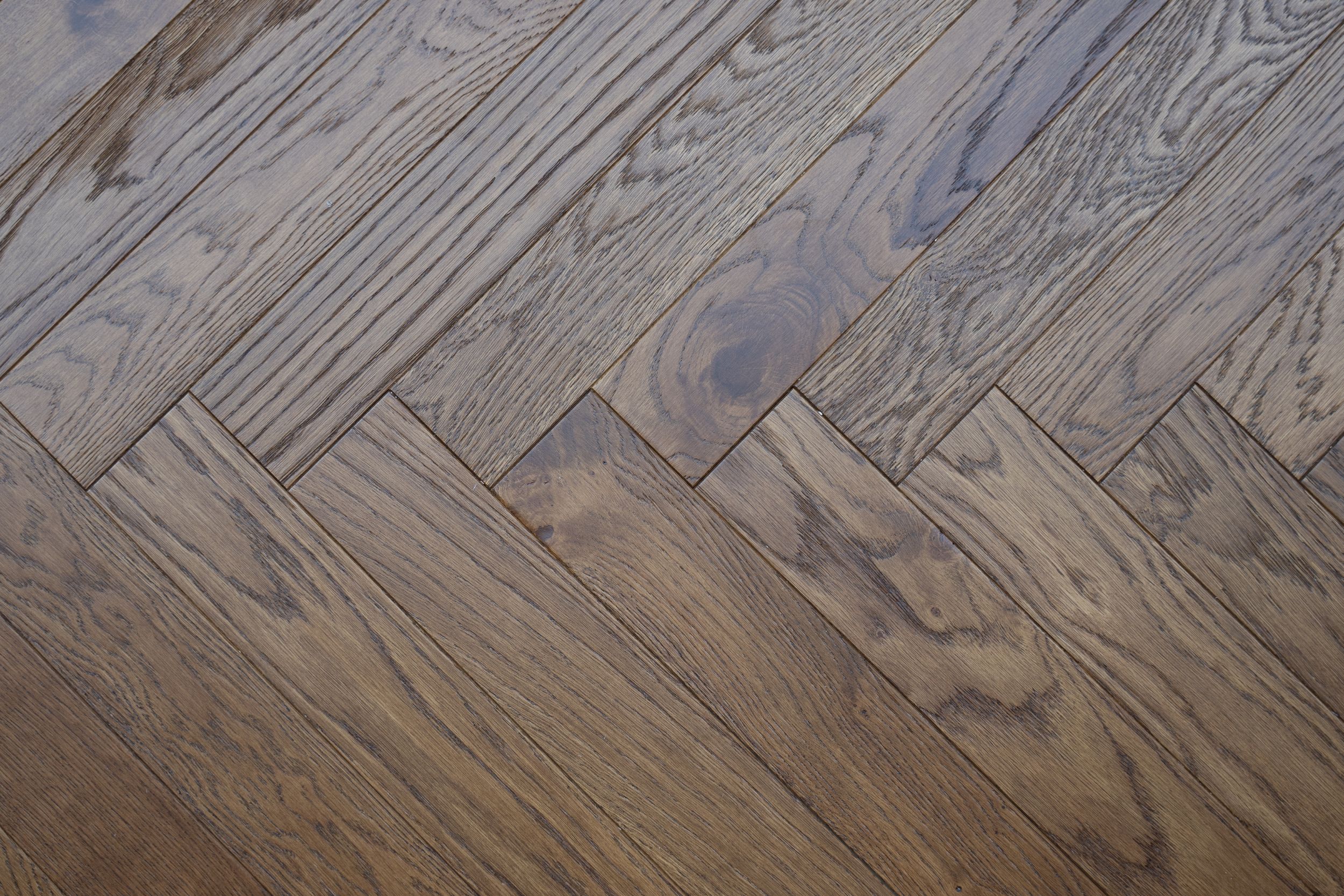 Parquet Herringbone Engineered Oak Flooring Smoked Brushed - 14mm x 3mm x 90mm - Image 3