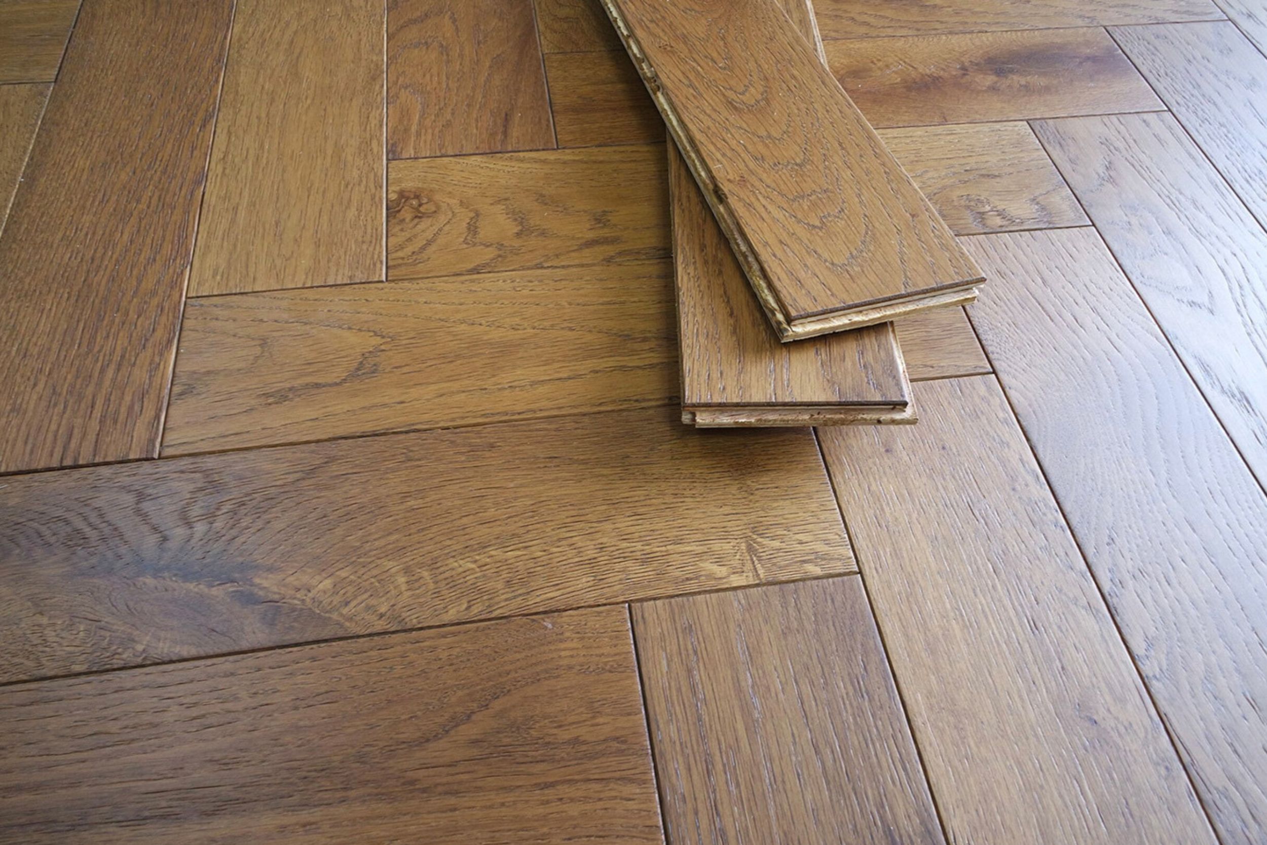 Parquet Herringbone Engineered Oak Flooring Smoked Brushed - 14mm x 3mm x 90mm - Image 2
